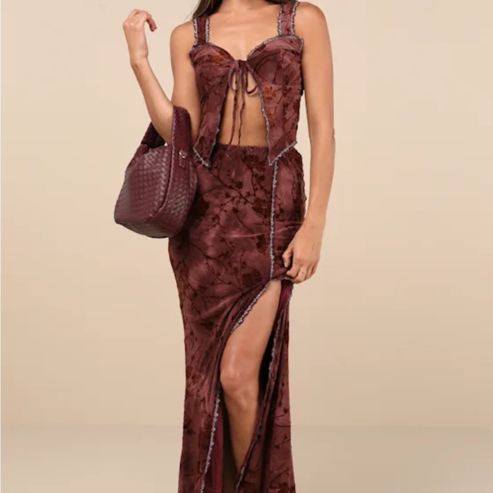 Daisy Burgundy Floral Lace Camisole